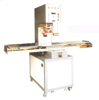 LS-4000-8000KW A clamshell packaging machine