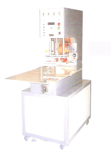 LS-4000-8000 Turntable clamshell packaging machine