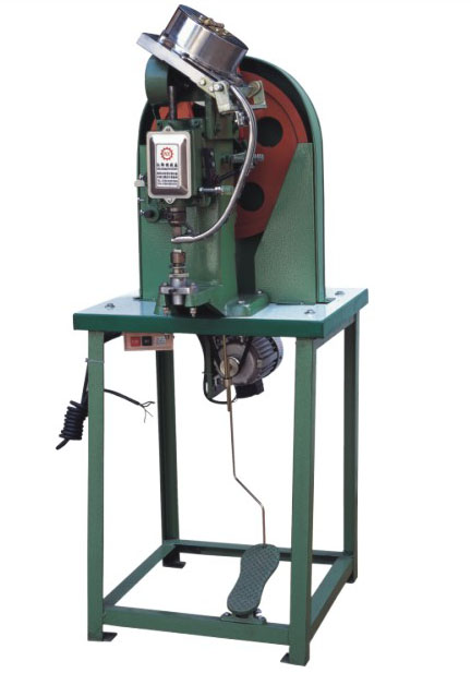 HX-713 E ERCTANGLE EYELETING MACHINE