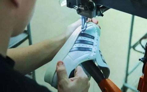中国劳动成本上升 adidas宣布将部分生产线撤中国