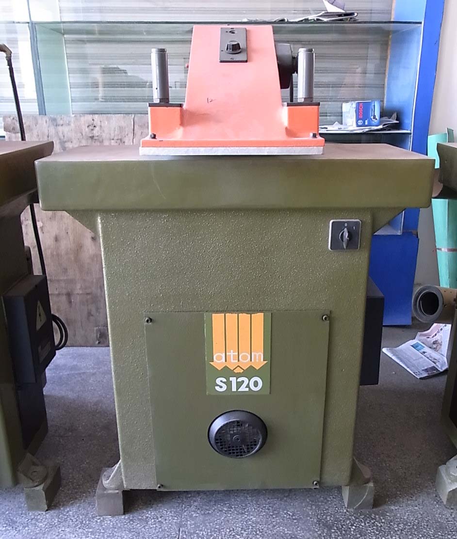 Second hand or Used Atom clicking swing arm cutting press machine, shoe machine