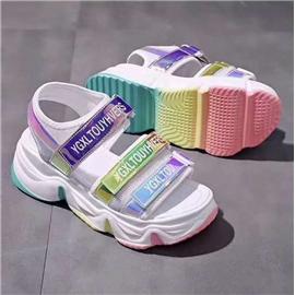 广州达兴童鞋底爆款彩虹底26一37码，PU，PVC材质都有。凉鞋休闲运动鞋都有。