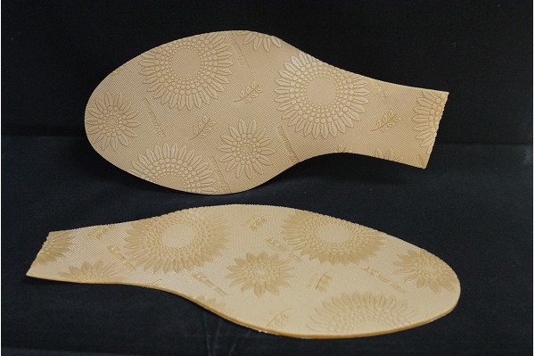 Die cut outsole(13)