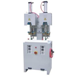 YL-682 TWO HOT MOLDS COUNTER MOULDING MACHINE (Two stations 