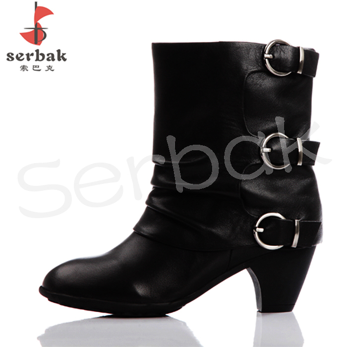 Serbak woman’s pleated short leather boots, metal belt buckle, European fashion