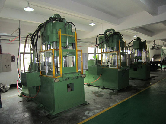 The monochrome vertical injection machine