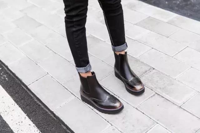  The shoe lining, mirror PU, PU.