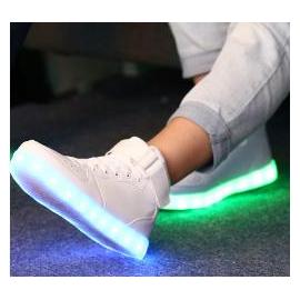 爆款夜光灯鞋LED鞋休闲高帮发光鞋情侣黑白色七彩灯鞋韩版运动鞋图片