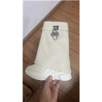 纪梵希的靴子图片