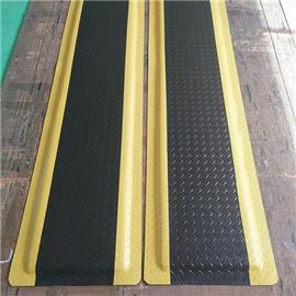 绿色防疲劳脚垫，车间缓解疲劳垫，卡优无味防静电胶皮 防疲劳脚踏垫，卡优无味防静电桌垫，工业缓解疲劳垫 龙之净缓解疲劳垫，防静电工业图片