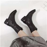 真皮女靴 方跟图片