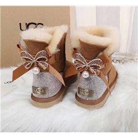 ????UGG  2018冬季新款女士迷你短筒系列雪地靴????澳洲原单正品代购货源??选用原厂羊蘑砂皮毛一体.顶级品质釆用南非高端七彩钻搭配金属五图片