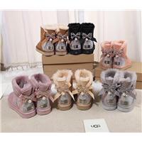????UGG  2018冬季新款女士迷你短筒系列雪地靴????澳洲原单正品代购货源??选用原厂羊蘑砂皮毛一体.顶级品质釆用南非高端七彩钻搭配金属五图片
