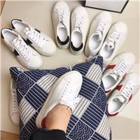 小白鞋图片