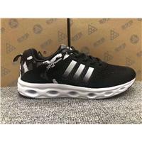晋江金字塔品牌原单断单尾货处理，号码36--40，一件15双装，材质：飞织面料+MD组合大底，每个款数量几百几千不等，一共3万多双，可分批可图片