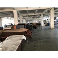 牛头层皮、反毛皮、干湿发贴膜二层皮、超纤贴皮仿头层、印花皮、龟裂皮等图片