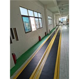 深圳灰色防疲劳脚垫工厂,卡优缓解脚疲劳垫,全黑抗疲劳地垫厂家 装配线缓解员工疲劳脚垫,实验室专用防静电胶皮,龙之净抗疲劳地垫 绿色黄边图片